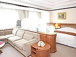 Hotel Hiroshima Garden Palace 3*,